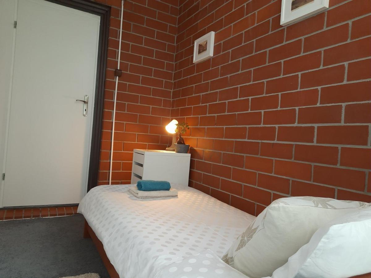 Ochota Forest Guest House Varsovia Exterior foto