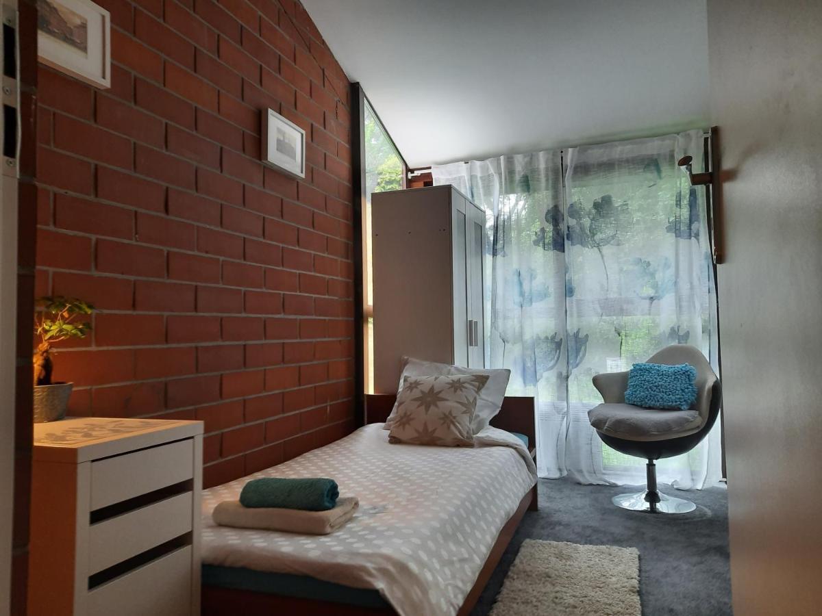 Ochota Forest Guest House Varsovia Exterior foto
