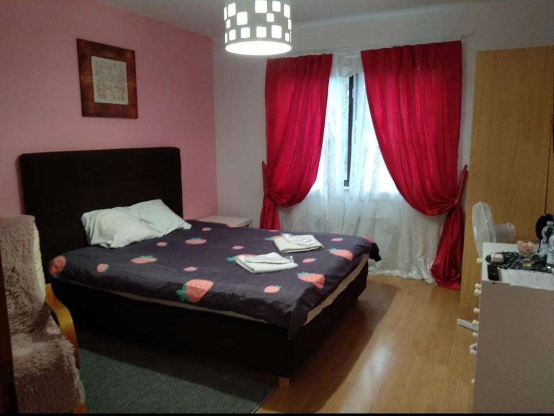 Ochota Forest Guest House Varsovia Habitación foto